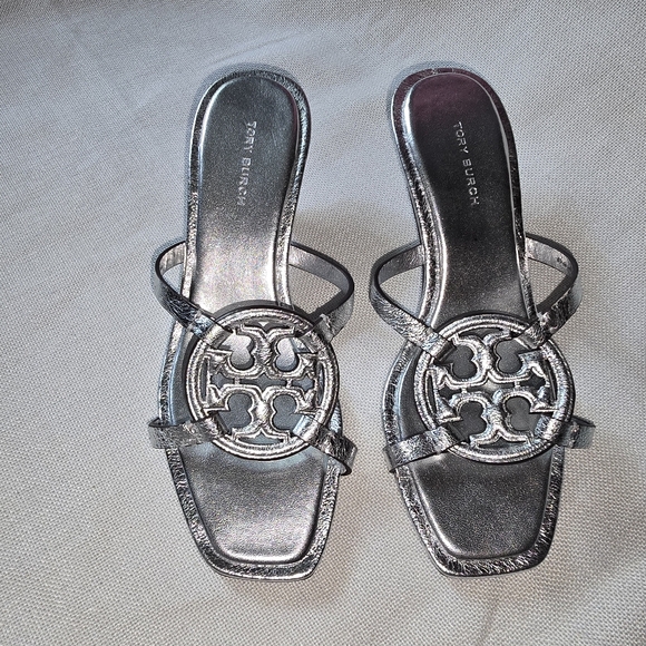 Tory Burch Miller Bombe Silver Women's Sandals Kitten Heel Size 6.5M NWOT - Picture 3 of 16